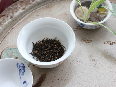喝茶的好處和壞處分別是什么，長期喝茶有什么危害？