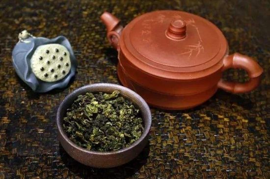 泡大紅袍、肉桂和水仙可以用一個紫砂壺嗎，可以摻一起沖泡么？