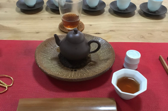 肉桂可以用紫砂壺沖泡嗎，紫砂壺能泡武夷巖茶肉桂用嗎？