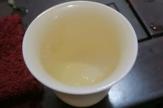 春茶上市白茶的好壞怎么區(qū)分，春白茶怎么分辨好不好？