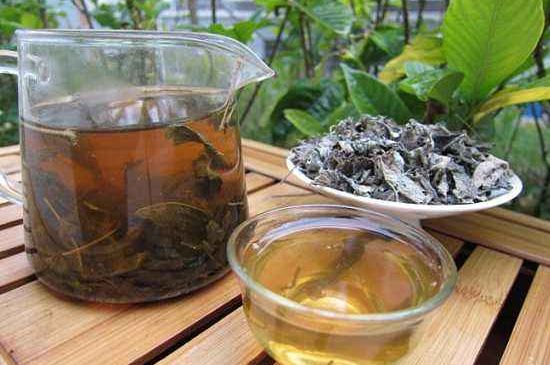 怎樣辨別莓茶發(fā)霉了，莓茶發(fā)霉和白霜的區(qū)別
