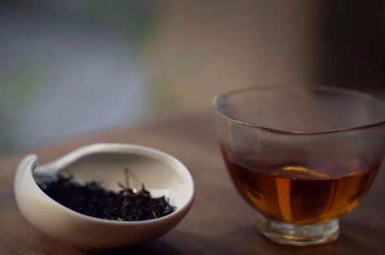 泡好的茶水放冰箱能保存多久，泡好的茶冷藏放多久？