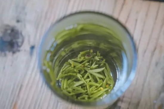泡好的茶水放冰箱能保存多久，泡好的茶冷藏放多久？