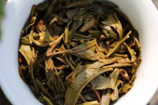 什么茶葉容易放香精，香精茶有什么危害？