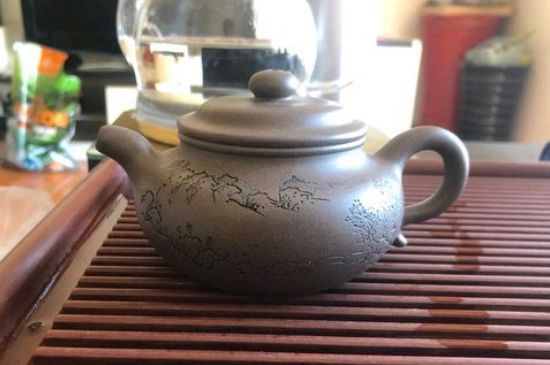 正宗紫砂壺多少錢一套，一套正宗宜興紫砂壺什么價格