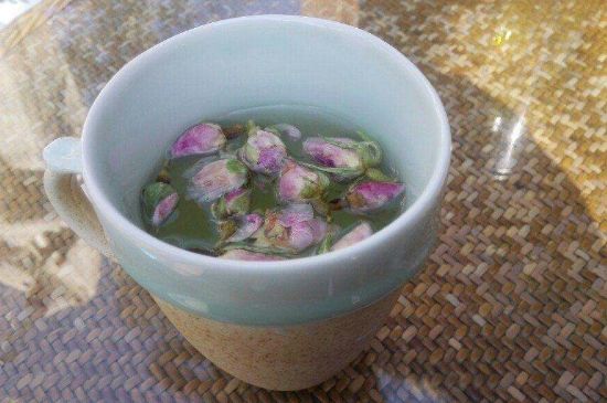 玫瑰花泡茶祛斑要多久見效，喝玫瑰花茶多久能祛斑？