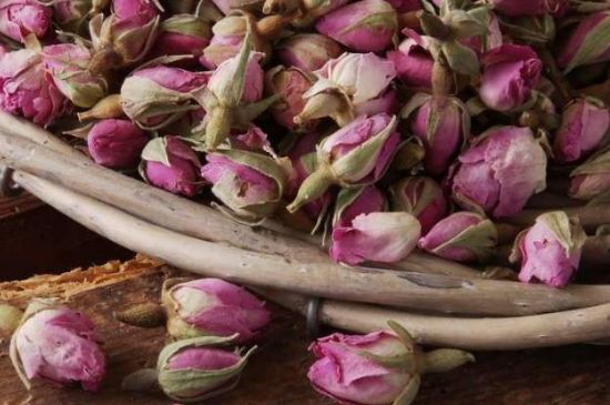 玫瑰花茶是應(yīng)該煮還是蒸，玫瑰花茶是不是煮一下效果更好？
