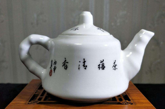 瓷壺適合泡什么茶，瓷器茶具喝什么茶好