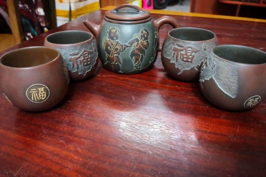 坭興陶主要泡什么茶，廣西坭興陶壺適合泡哪些茶？