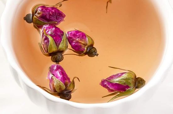 玫瑰花泡茶祛斑要多久見效，喝玫瑰花茶多久能祛斑？