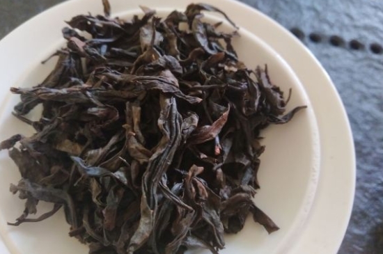 為什么喝巖茶會(huì)上火，巖茶喝多上火怎么辦？