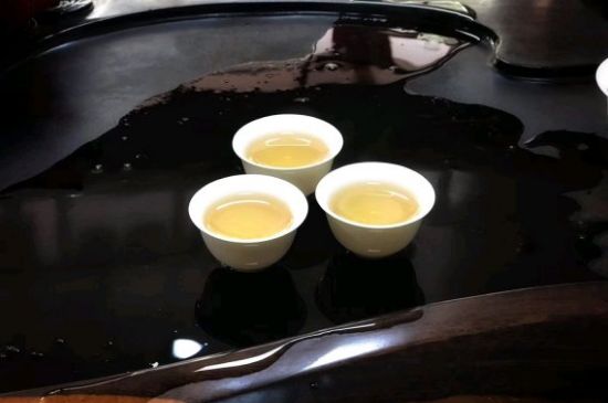 蜜蘭香好還是鴨屎香好，鳳凰單叢茶蜜蘭香和鴨屎香特點(diǎn)有哪些？