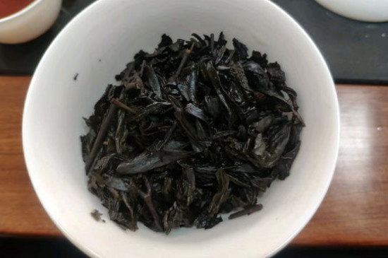 大紅袍煙熏味是好茶嗎，能不能喝對人體有壞處嗎