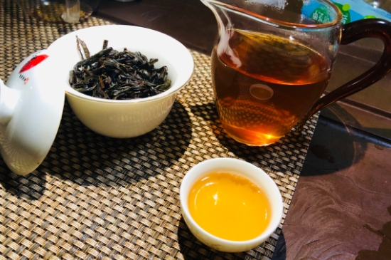 為什么喝巖茶會(huì)上火，巖茶喝多上火怎么辦？