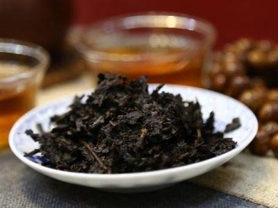 黑茶的功效與作用，長期喝黑茶有什么功效？