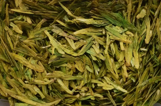 西湖龍井茶毫和發(fā)霉區(qū)別圖片，長霉的龍井茶葉會(huì)是什么樣？
