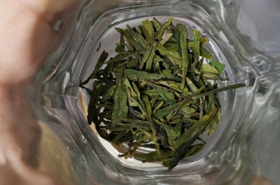 龍井茶放二年了能喝嗎，過期龍井茶的妙用！