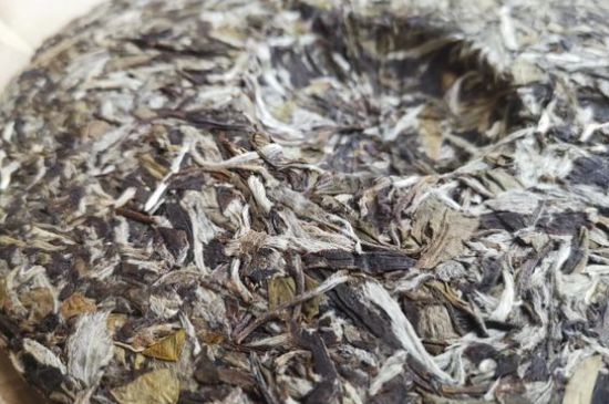 7年壽眉和2年白牡丹哪個(gè)好，老白茶壽眉與白牡丹的口感區(qū)別