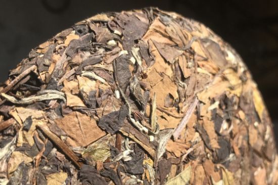 7年壽眉和2年白牡丹哪個(gè)好，老白茶壽眉與白牡丹的口感區(qū)別