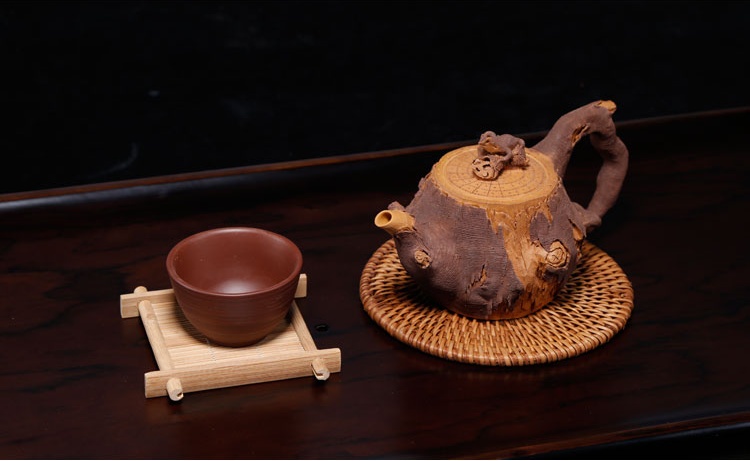 仿木外皮紫砂壺，創(chuàng)意木樁手工雕刻紫砂壺